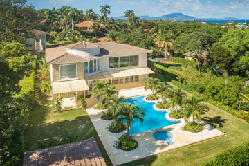 Stylish and Modern Villa with Tropical Gardens and Unique Features in Sosua