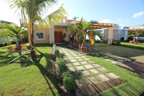 #1 Villa with 3 bedrooms in gated beachfront community