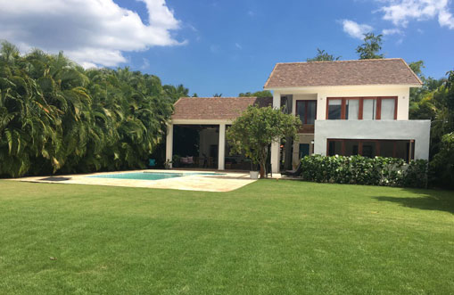 #2 Spacious 4 bedroom villa inside Metro Club Juan Dolio