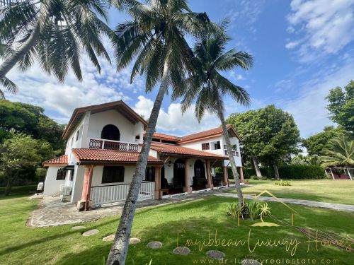 #1 Oceanfront Villa with 9 bedrooms in Sosua